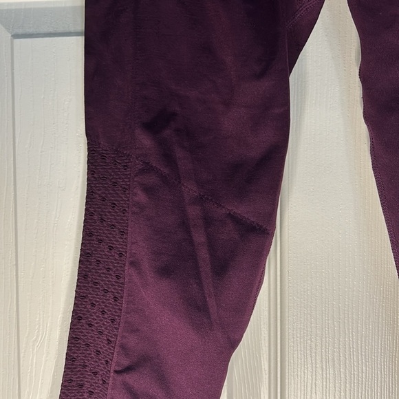 Fabletics high waisted purple leggings - Picture 2 of 6